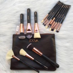 Zoeva Makeup Brushes With Pouch 15Pcs